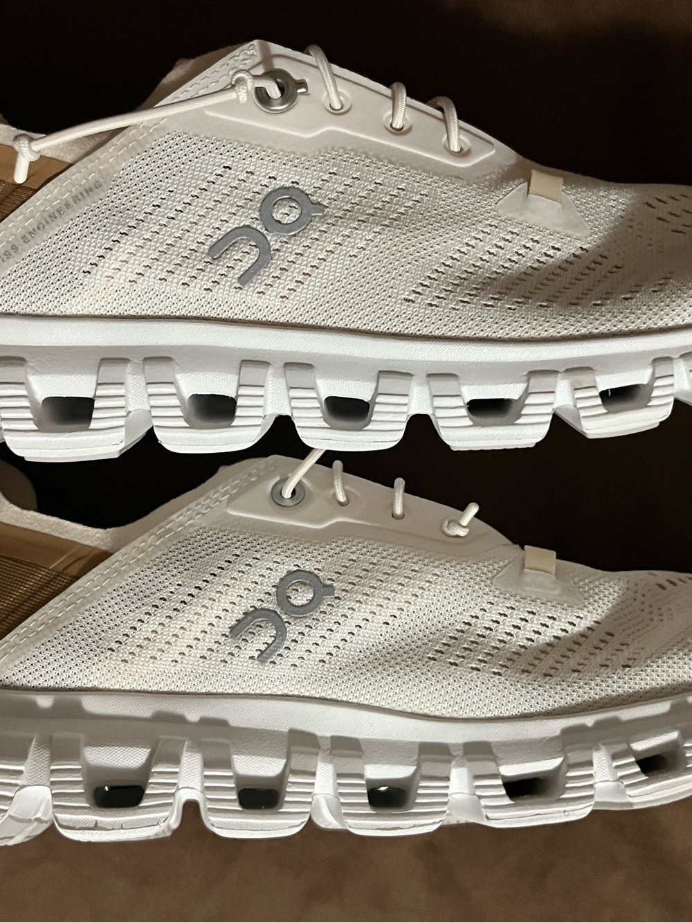 On Running Cloud 6 Coast Sneaker Gardenia/sphinx Cloud
(Cream) - Picture 9 of 16